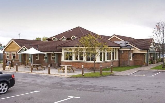 Premier Inn Warrington (A49, M62 J9)