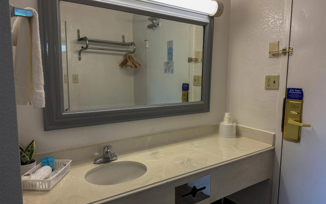 Motel 6 Rochester, NY - Airport