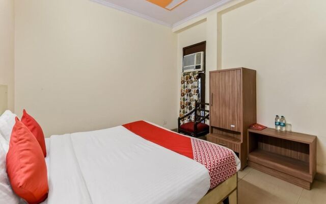 OYO 16642 Flagship Hotel Mahadev
