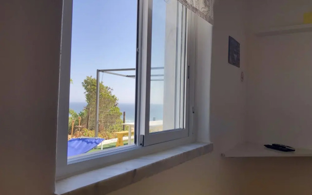Fonte Da Telha Cliff House