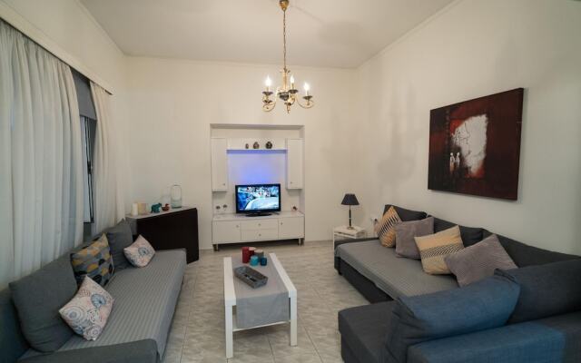 Marina Apartment in Nikea