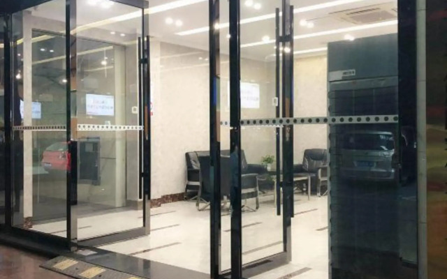 Heng 8 Hotel Chain (Jiaxing Youchegang Swan Lake)