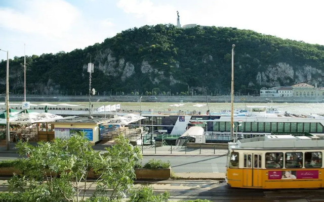 Pelicanstay At 5Th District