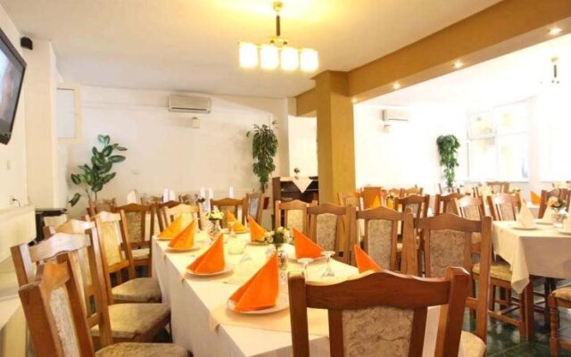 Hotel Dynes