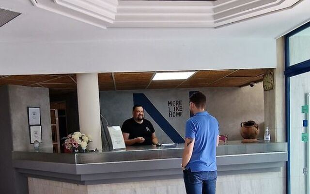 Nereus Hotel