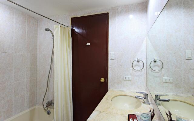 Sarrosa International Hotel and Residential Suites