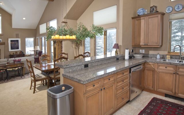 2239a Chamonix 3 Bedroom Home by Redawning