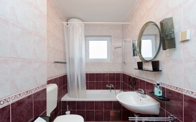 Apartments and Room Mirjana