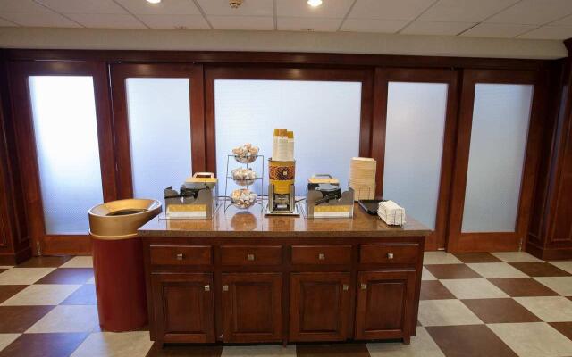 Hampton Inn & Suites Newport/Middletown