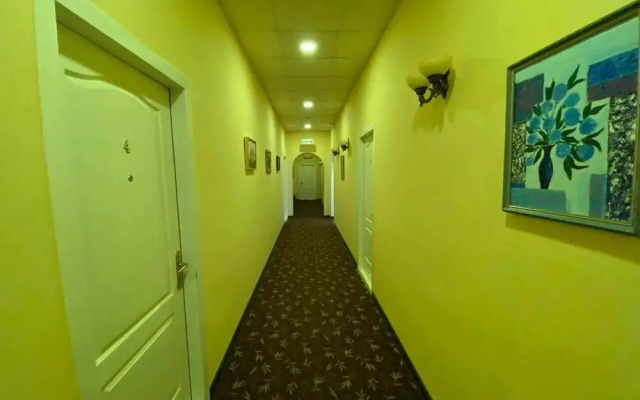 Old Yard Hotel