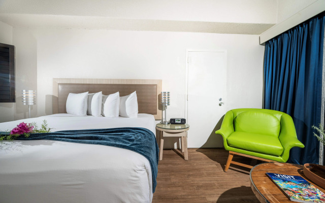 Windward Passage Hotel
