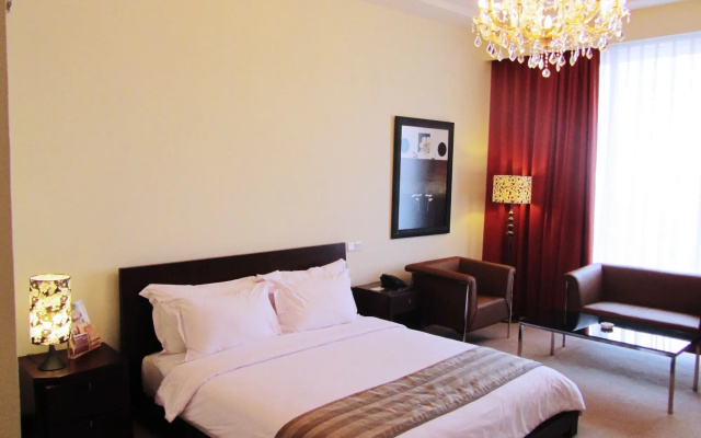 Merlynn Park Hotel