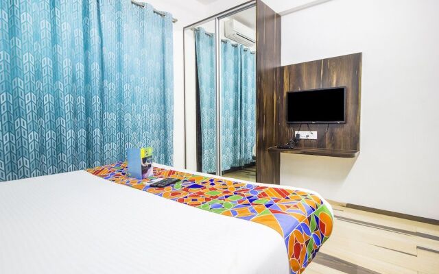 FabHotel House Khas Suites