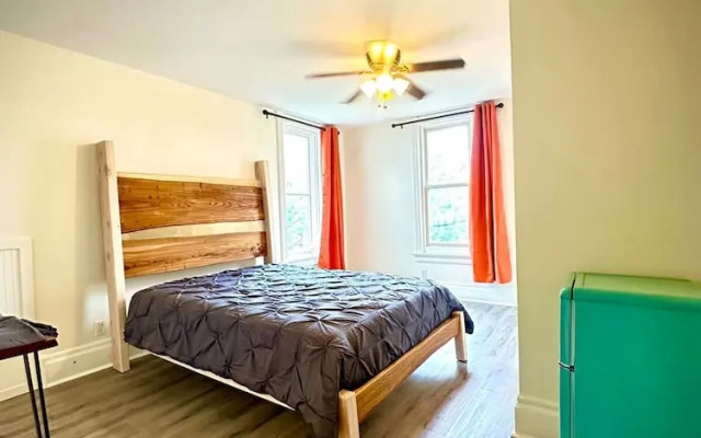 Franklin Fab Gallery House