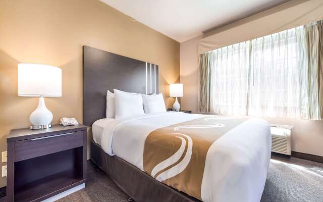 Quality Inn & Suites Bainbridge Island