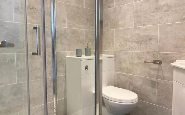 Modern Stylish 2 bedroom 2 Bath Apts.