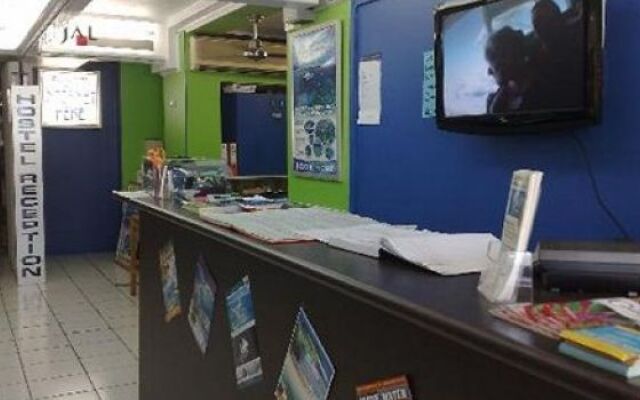 Waterfront Backpackers - Hostel
