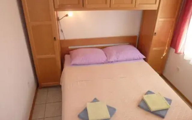 Queen beach Apartments - private pool - Sabunike III