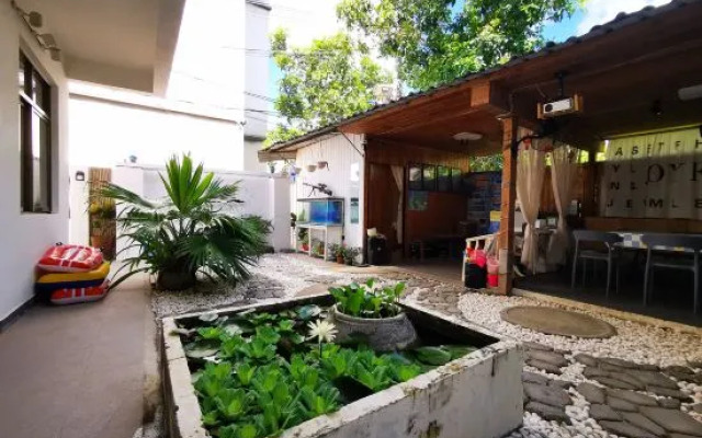 Weizhou Island Xilin Meishu (Shell Beach Shop)