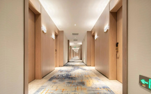 Echarm Hotel (Jingzhou Honghu Long Street)