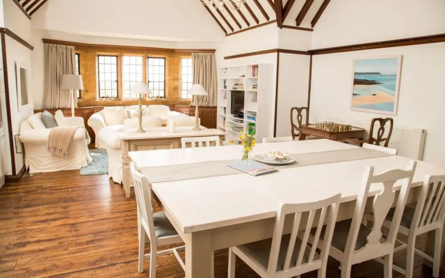 Pickwell Manor