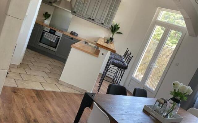Appartement cosy et moderne, proche Cité des Papes