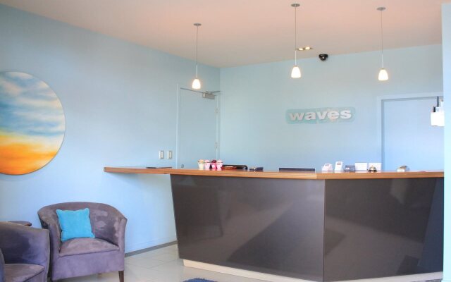 Waves Motel