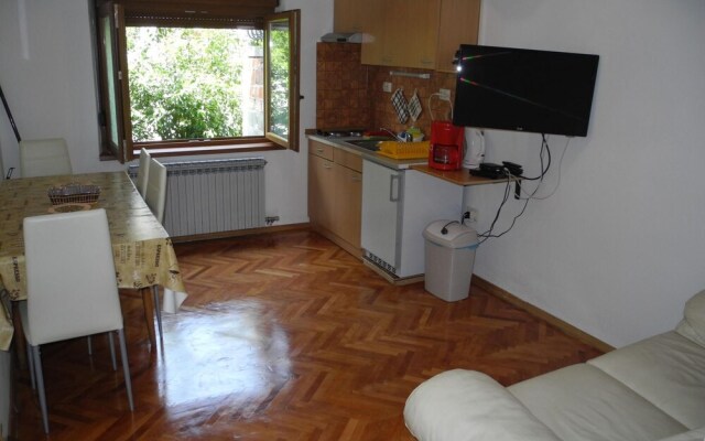 Apartment Jasminka 4 1 pax Dole