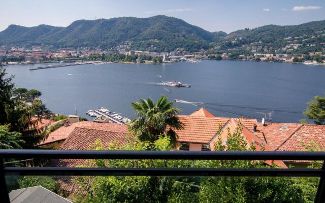 Como Unbelievable View - By House Of Travelers -
