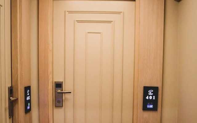 X-Nellyi Boutique Hotel