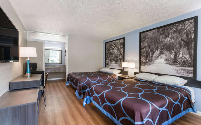 Super 8 by Wyndham Hardeeville/Savannah North