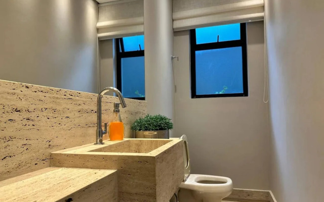 Mans o 6 Suites Riviera
