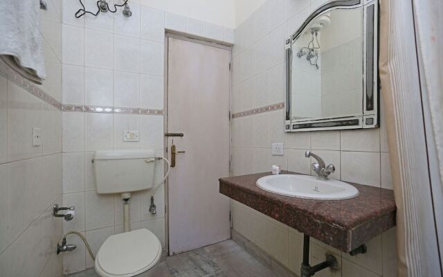 OYO 9585 Hotel Kavya Palace