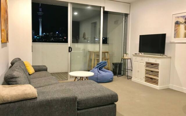 2 Bedroom Penthouse Apartment With City Views