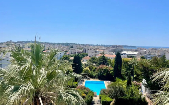 Apartment in Antibes With Shared Pool