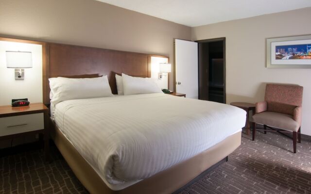 Holiday Inn Express & Suites Nashville I-40 & I- 24