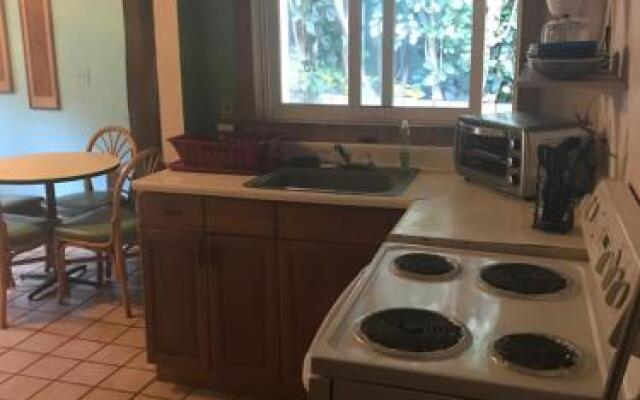 Backpackers Vacation Inn and Plantation Village