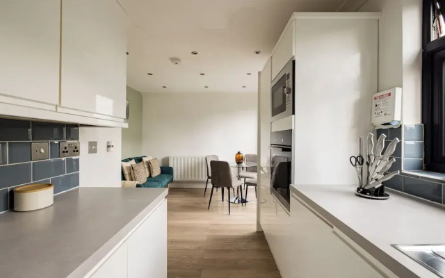 Beautiful Room in Acton