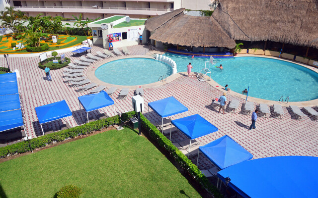 Aquamarina Beach Resort