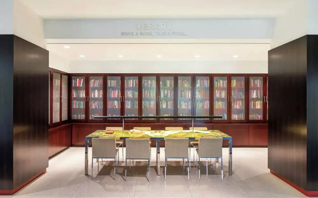 Immerse Yourself in This Beatiful Apt