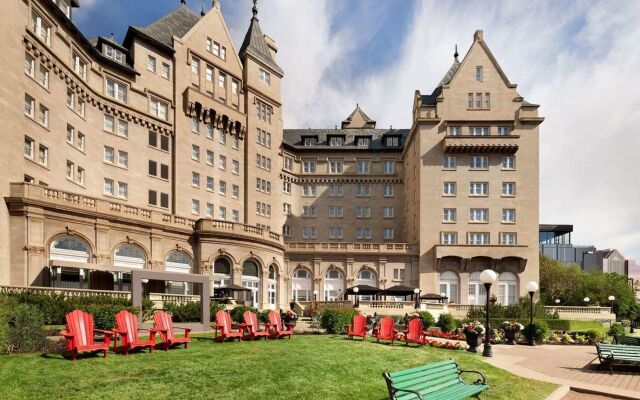 Fairmont Hotel Macdonald