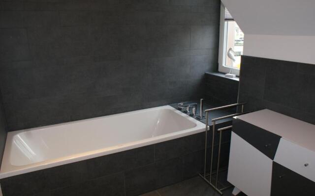 Hafenpanorama mit Meerblick & Parkplatz - ABC173