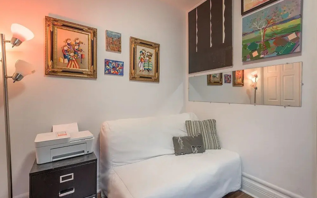 Beautiful 2 BR in the Heart of Downtown