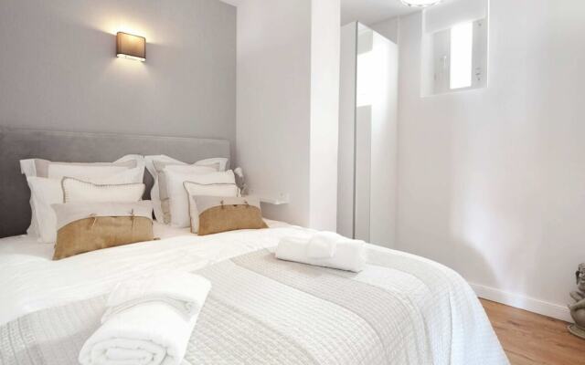 Charming Bright Apartment in Lisbon