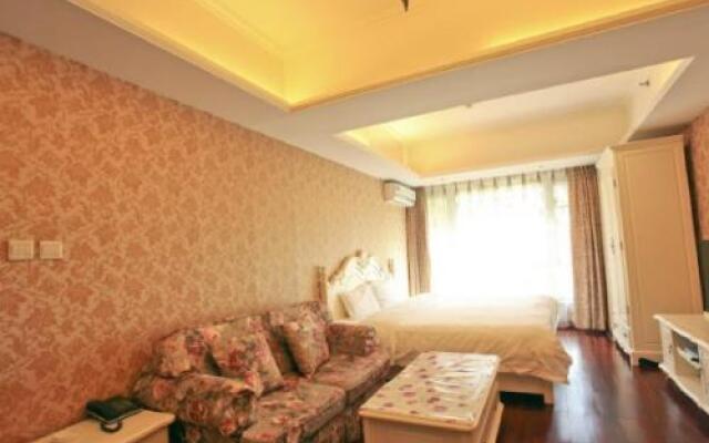 Dalian Gold World Inn