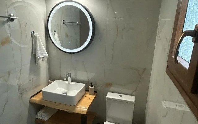 KYNTHIA seaview apartments
