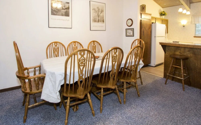 Mammoth Estates - 4 Seasons of Beauty w/ Amenities!