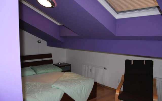 Sunny Two-story Apartment Kyje