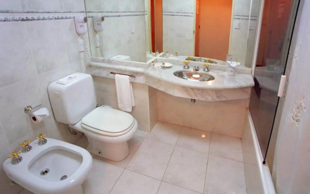 Plaza Real Suites Hotel
