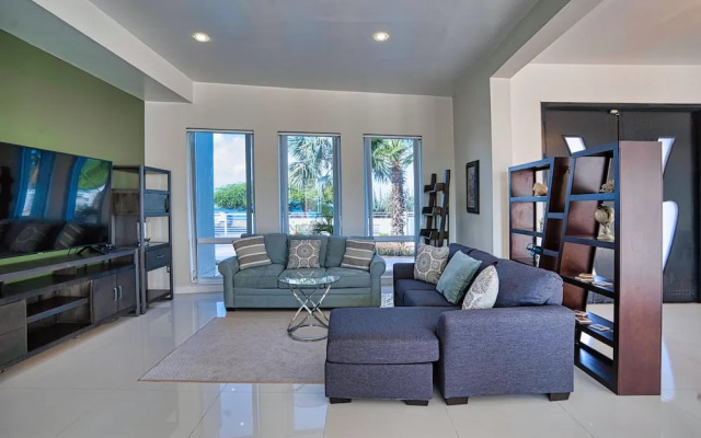 Direct Ocean Front Villa With Private Pool + View! Boca Catalina Malmok!
